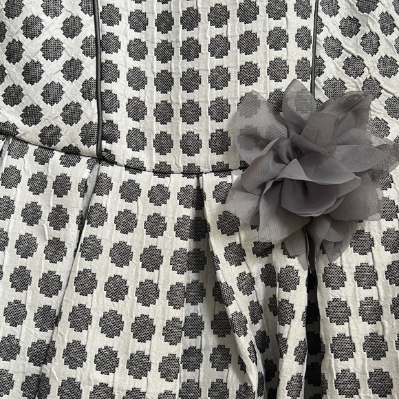 NWT - Iris & Ivy dress, size 7 - grey and white - Picture 2 of 6